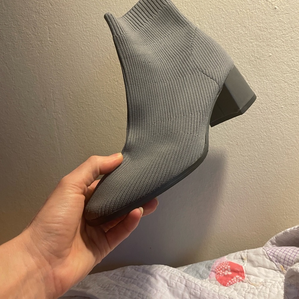 TIJN Gray Knit Sock Ankle Boots | Sculpted Block Heel | Size 9